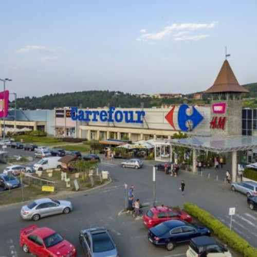 Mașină a Ministerului Afacerilor Interne parcată neregulamentar în Cluj