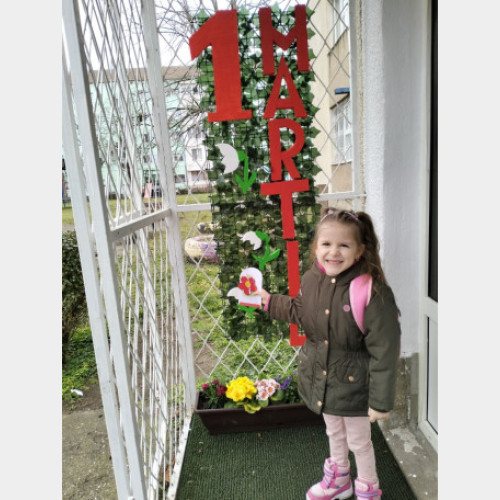 Martisorul simbol al primaverii, sărbătorit cu bucurie în Oradea