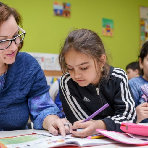 Sute de mii de euro pentru școlile din Brașov prin Programul Național pentru Reducerea Abandonului Școlar