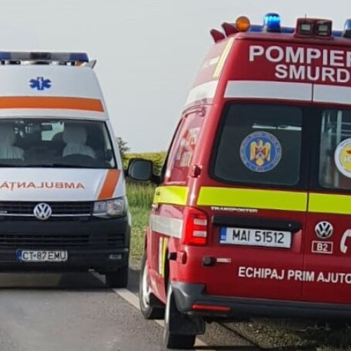 Accident rutier în Dobrogea: Trei mașini și un camion implicate