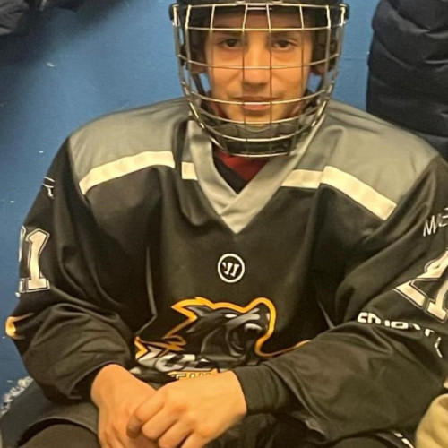 Hochei pe gheață: Reprezentantul din Galați strălucește la turneul "Pee-Wee" din Quebec