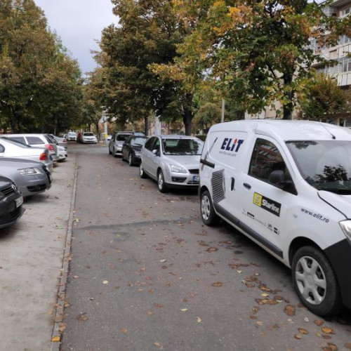 Problema parcărilor pe Bulevardul Nicolae Titulescu din Cluj-Napoca persistă