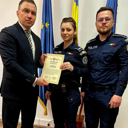 Doi polițiști din Botoșani, recompensați pentru onestitate