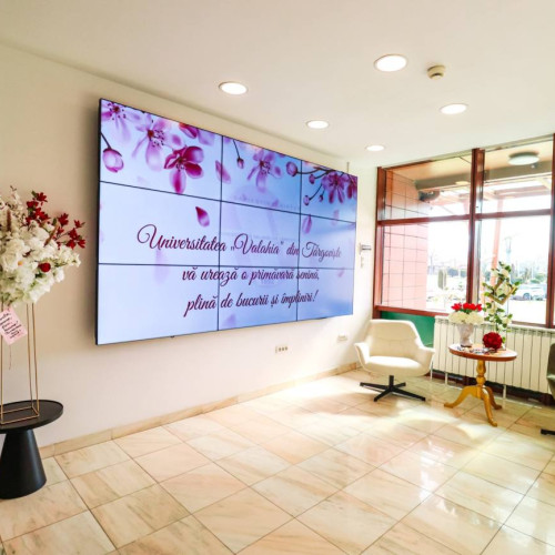 Universitatea "Valahia" din Târgoviște sărbătorește primăvara