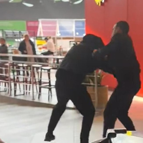 Bărbat reținut după o bătaie în centrul comercial VIVO