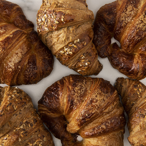 Auchan rechemează croissantele cu margarină din cauza unui corp străin