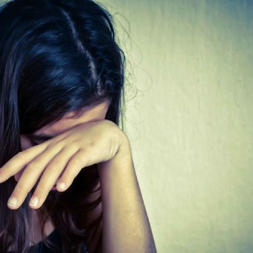 Un bărbat, trimis în judecată pentru șantaj și încălcarea vieții private