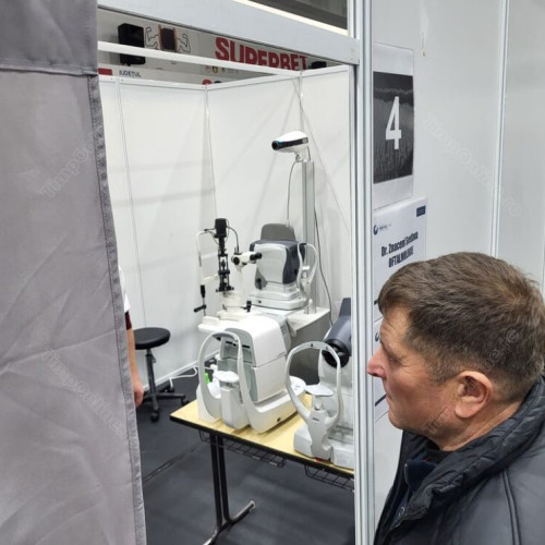 Oameni de toate vârstele pot efectua analize medicale gratuite anual