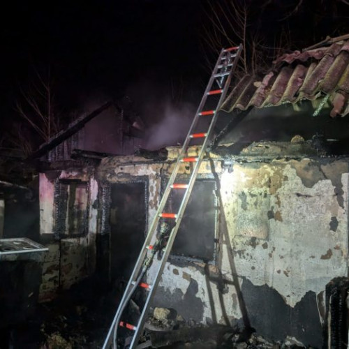 Incendiul din comuna Albești soldat cu un deces, cercetat de poliție