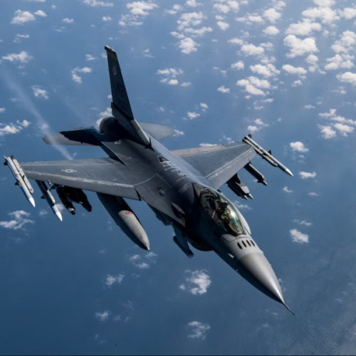 Zboruri supersonice cu avioane F-16 în România până pe 10 martie