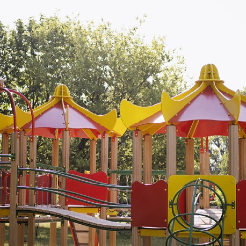 Urban Market SRL câștigă un contract important pentru montarea de echipamente de joacă în Constanța