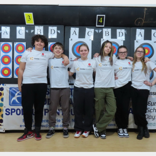 Tir cu arcul: Medalii și recorduri pentru tinerii sportivi de la C.S. Crisul Oradea și C.S. Redpoint