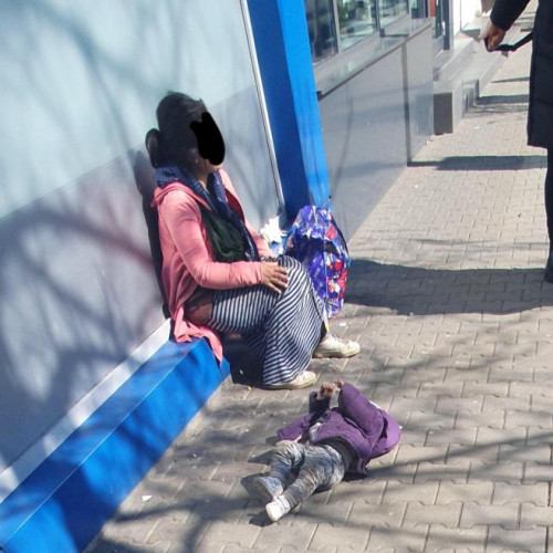 Incident șocant la Cluj, un copil folosit pentru a capta mila trecătorilor