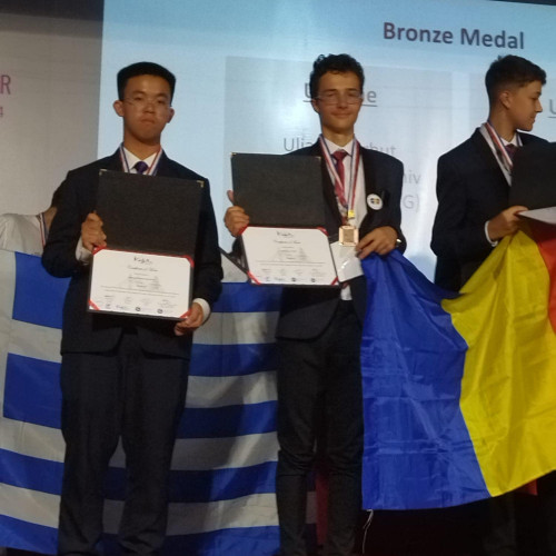 Elevii din Botoșani excelează în astrofizică, deși materia nu este în programa școlară