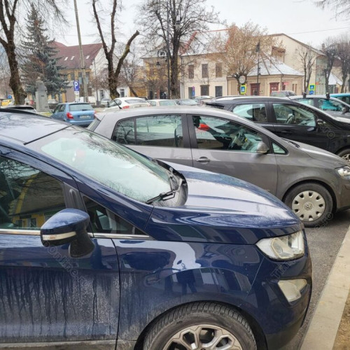 Primăria Bistrița introduce vinieta albastră pentru parcări