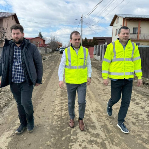 Lucrări de extindere a canalizării pe strada Gării la Răzvad