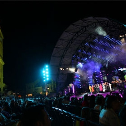 Discuții pentru reluarea Festivalului "Cerbul de Aur" la Brașov