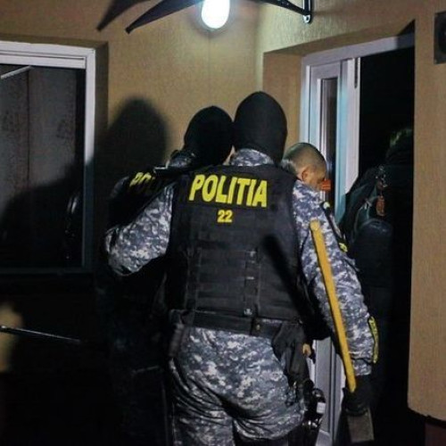 Dorohoi: Bărbat trimis în judecată pentru proxenetism