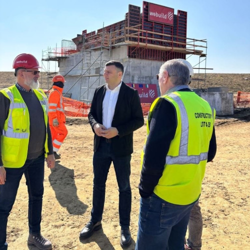 Mobilizare pe șantierul podului feroviar peste Mureș