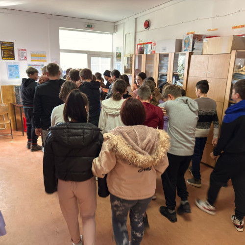 Alarmă de incendiu la Şcoala Gimnazială nr. 1 din Ungureni