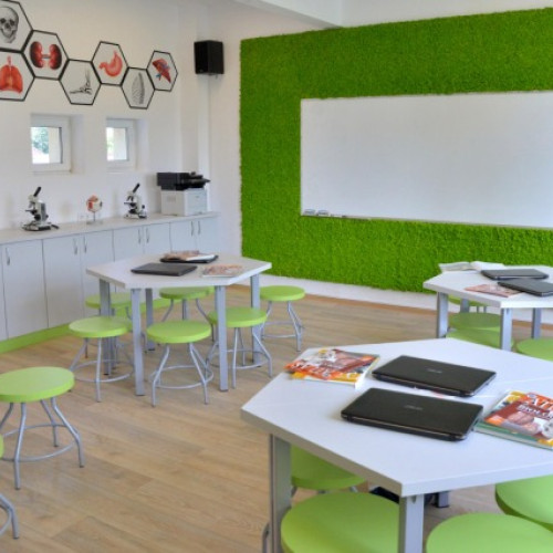 Primăria Brașov investește 44 de milioane de lei în dotarea unităților de învățământ