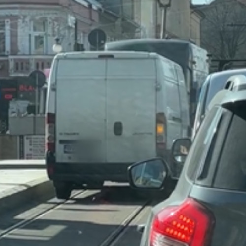 Șofer din Brașov, implicat într-un incident cu tramvaiul în Cluj-Napoca