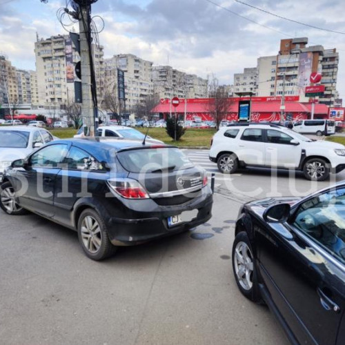 Trotuarele din Cluj-Napoca, transformate în parcări improvizate