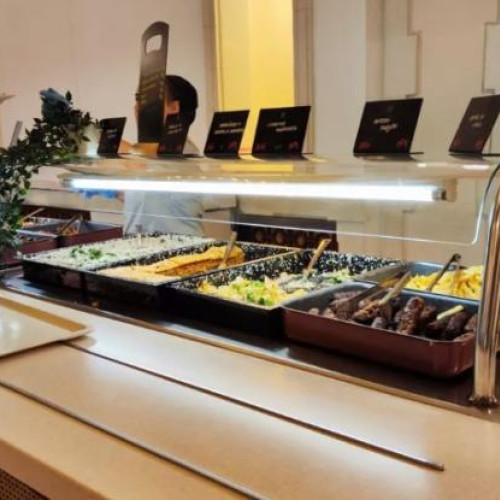 Deputați și senatori beneficiază de prețuri mici la cantina Parlamentului