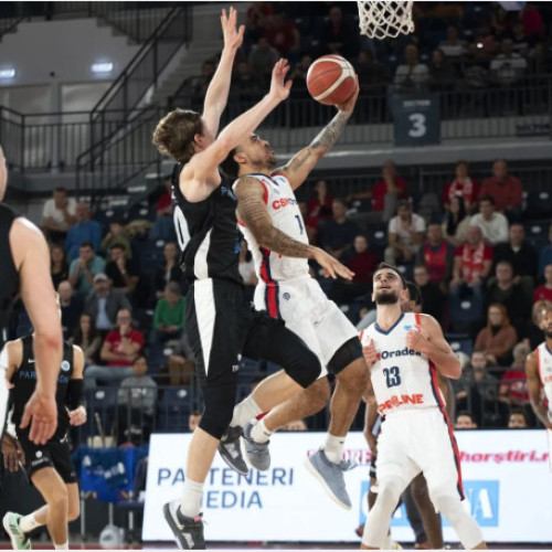 Partida între liderul Ligii Naționale și Rapid București se desfășoară la Oradea