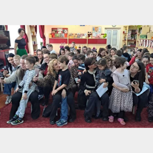 Copiii de la Grădinița "Allegria" sărbătoresc mamele cu ocazia zilei de 8 Martie