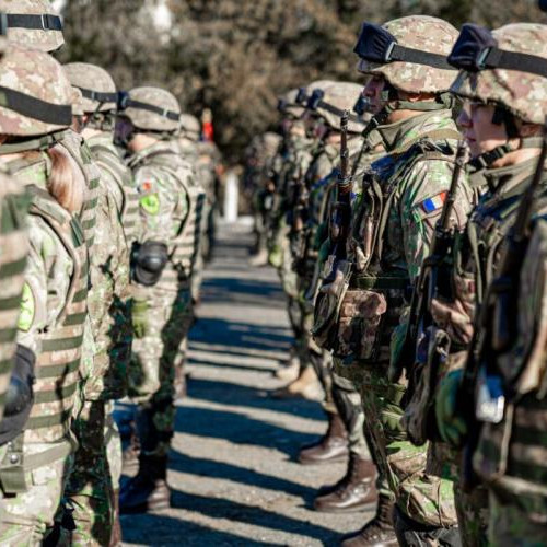 Reintroducerea serviciului militar obligatoriu, subiect de dezbatere în România