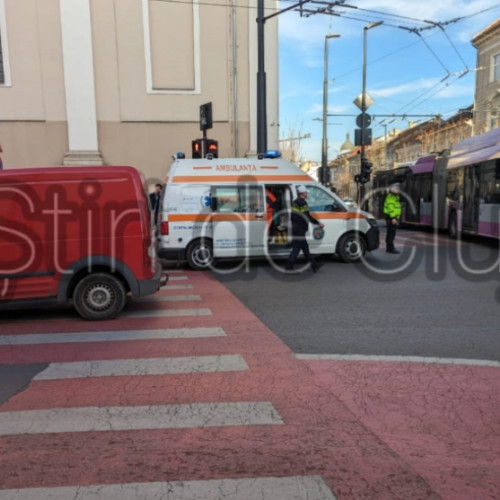 Accident rutier în Cluj-Napoca: un rănit și trafic afectat
