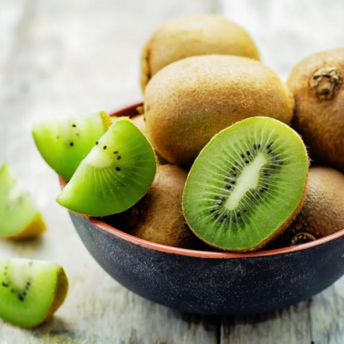 Kiwi, fructul minune recomandat de experții de la Harvard în lupta împotriva cancerului