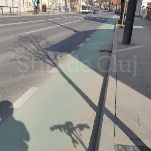 Pistele de biciclete din Cluj devin obstacole pentru cicliști