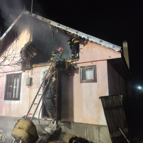 Incendiul din comuna Torcești a fost provocat de o improvizație electrică