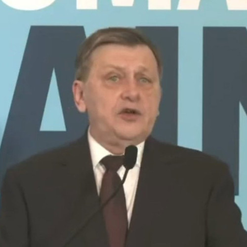 Crin Antonescu și-a depus candidatura pentru alegerile prezidențiale din 2025