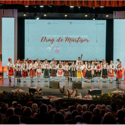 Folclorul a fascinat publicul la Concertul "Drag de Martisor"