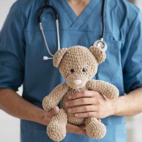 Un copil din Cluj, diagnosticat cu hidrocefalie, are nevoie de ajutorul comunității