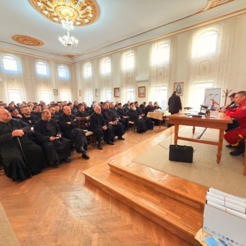 Întâlnire între ISU Botoșani și preoți pentru prevenirea accidentelor și incendiilor
