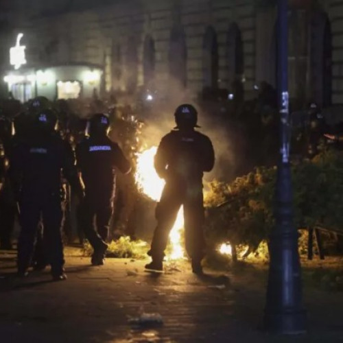 Trei suspecți reținuți în urma violențelor de la BEC