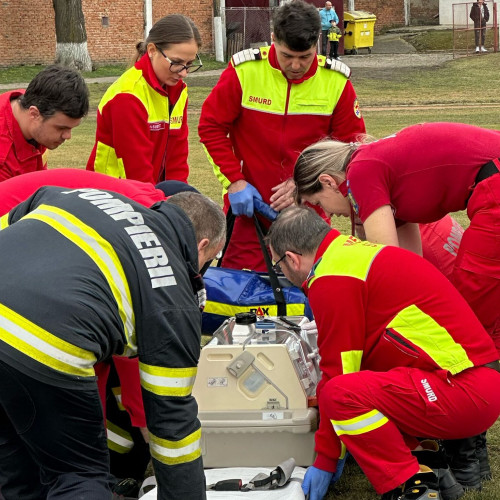 Transport medical de urgență pentru un bebeluș din Botoșani