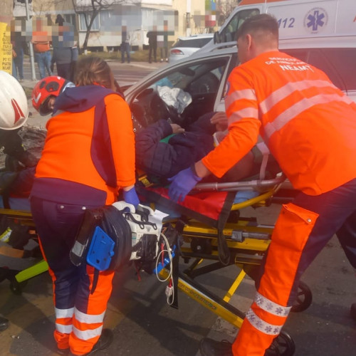 Accident rutier la Piatra-Neamț, două persoane rănite