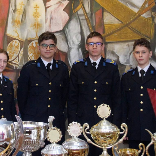 Patru elevi de la Colegiul Național Militar "Mihai Viteazul" din Alba Iulia s-au calificat la etapa națională a concursului de chimie