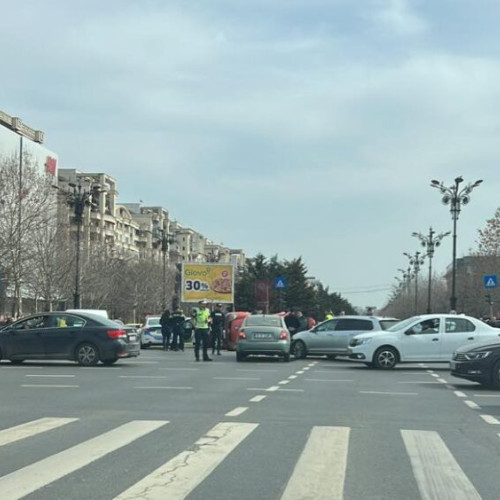 Traficul restricționat pe bulevardul Unirii din cauza unui accident