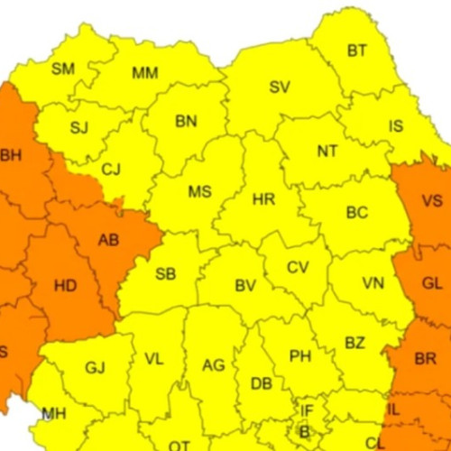 Averse de ploaie și intensificări ale vântului în întreaga țară