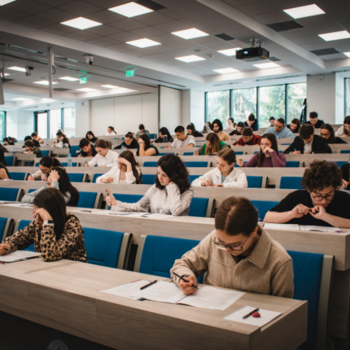 Târgu-Mureș atrage viitorii studenți la Medicină