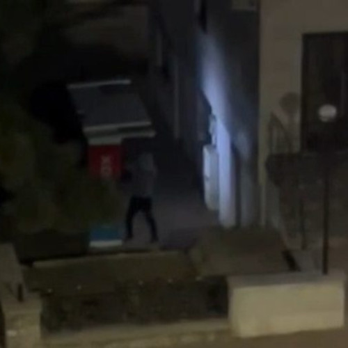 Trei suspecti retinuti pentru furturi de la easybox