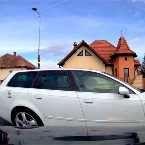 Clujean inconștient trece pe roșu, aproape de o tragedie