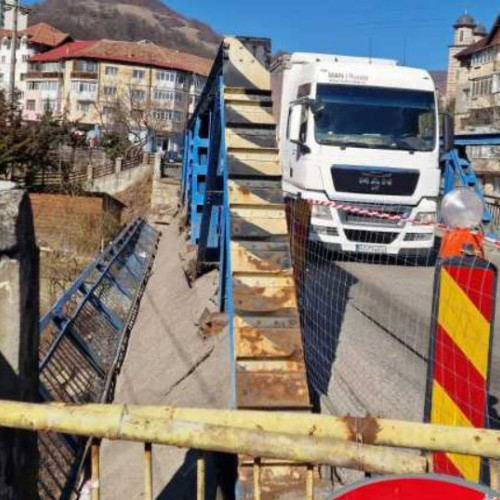Restrictii pe DN 10, dupa degradari la podul din Nehoiu