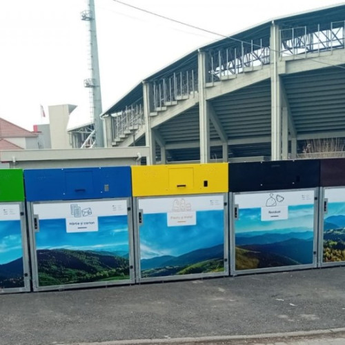 Lucrări de amenajare a insulelor ecologice digitalizate în Vlaicu